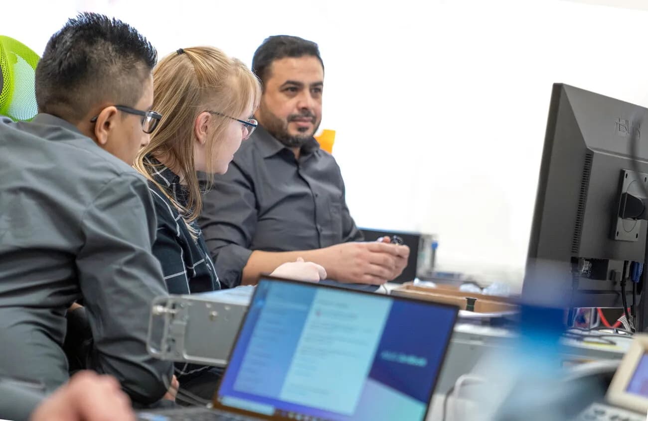 Team von FM-Systemhaus im Büro